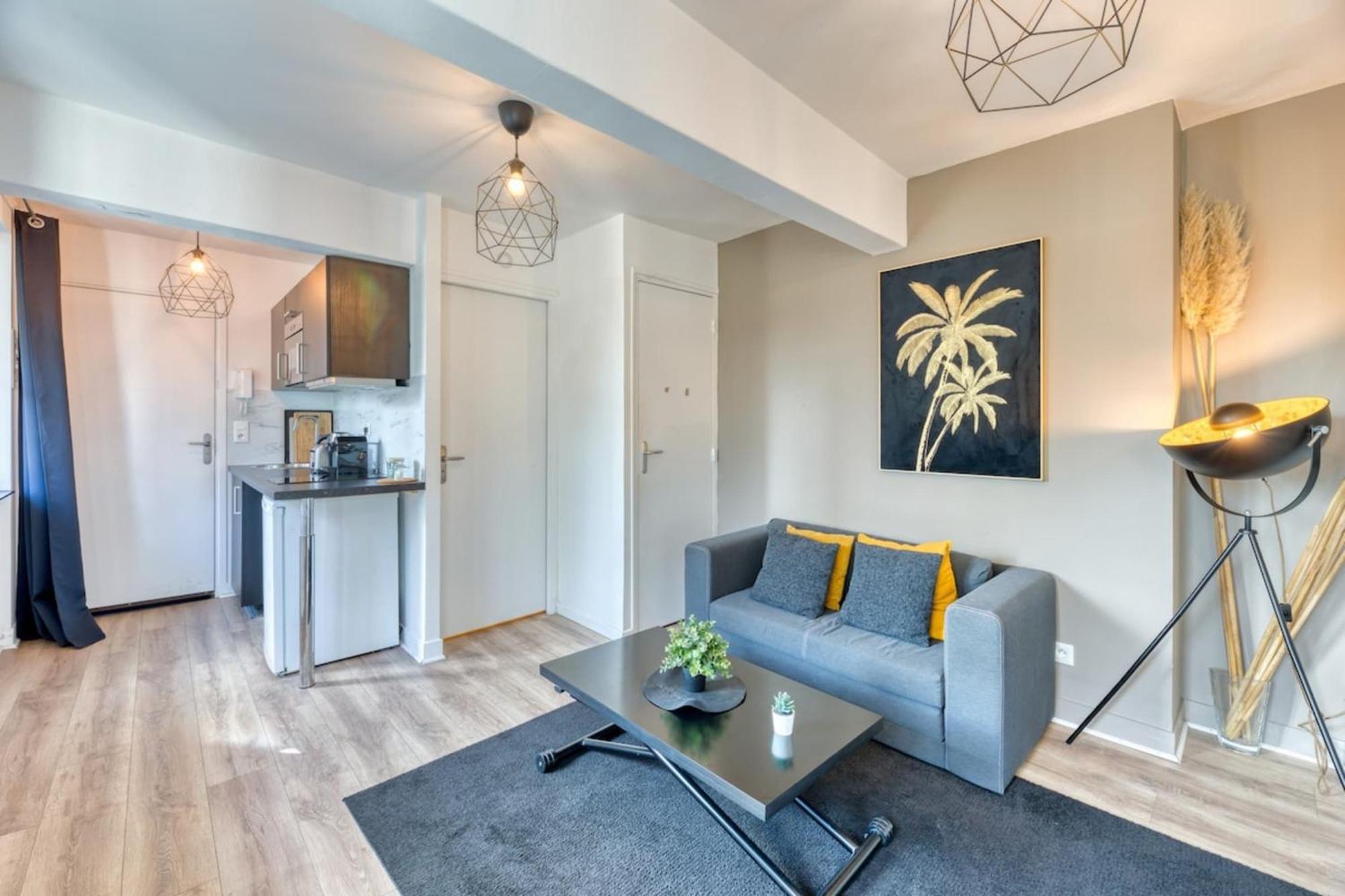 Apartment Le Golden Black Votre F2 Au Coeur De Rouen